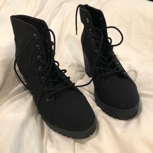 Forever 21 Shoes - 👠black boots Forever 21 Shoes - 👠black boots